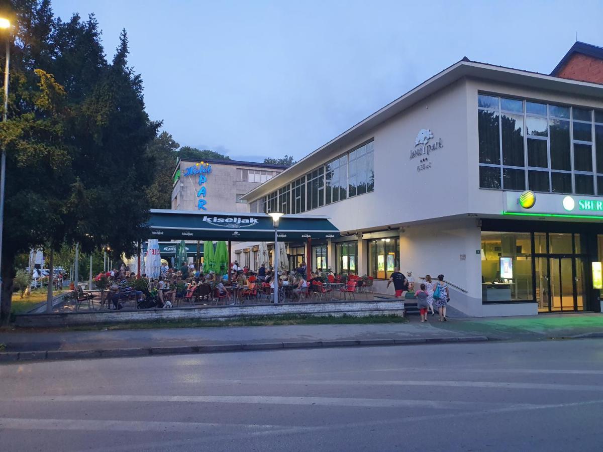 Park Hotel Bihać Екстериор снимка
