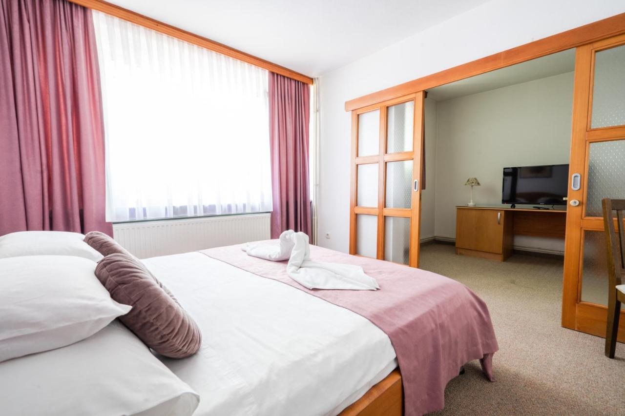 Park Hotel Bihać Екстериор снимка