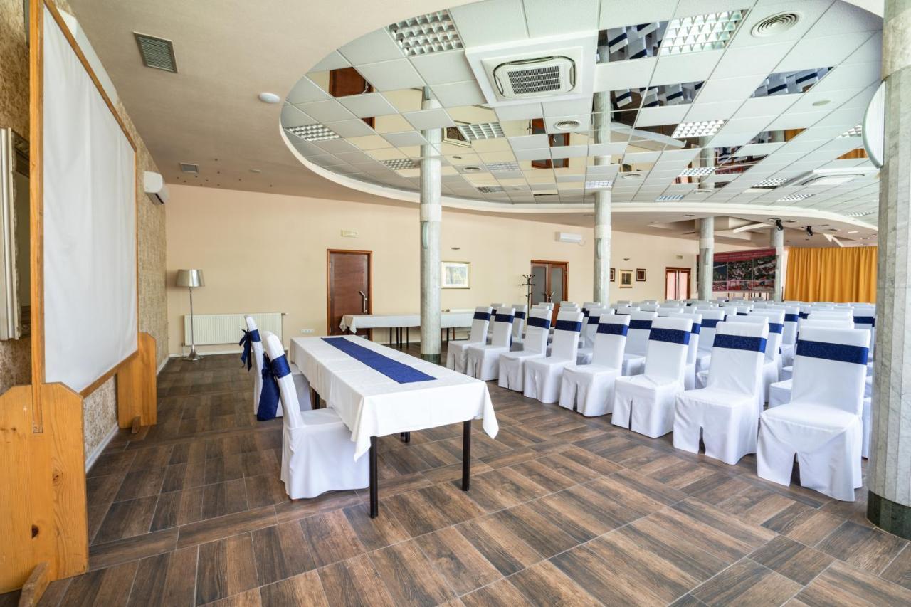 Park Hotel Bihać Екстериор снимка