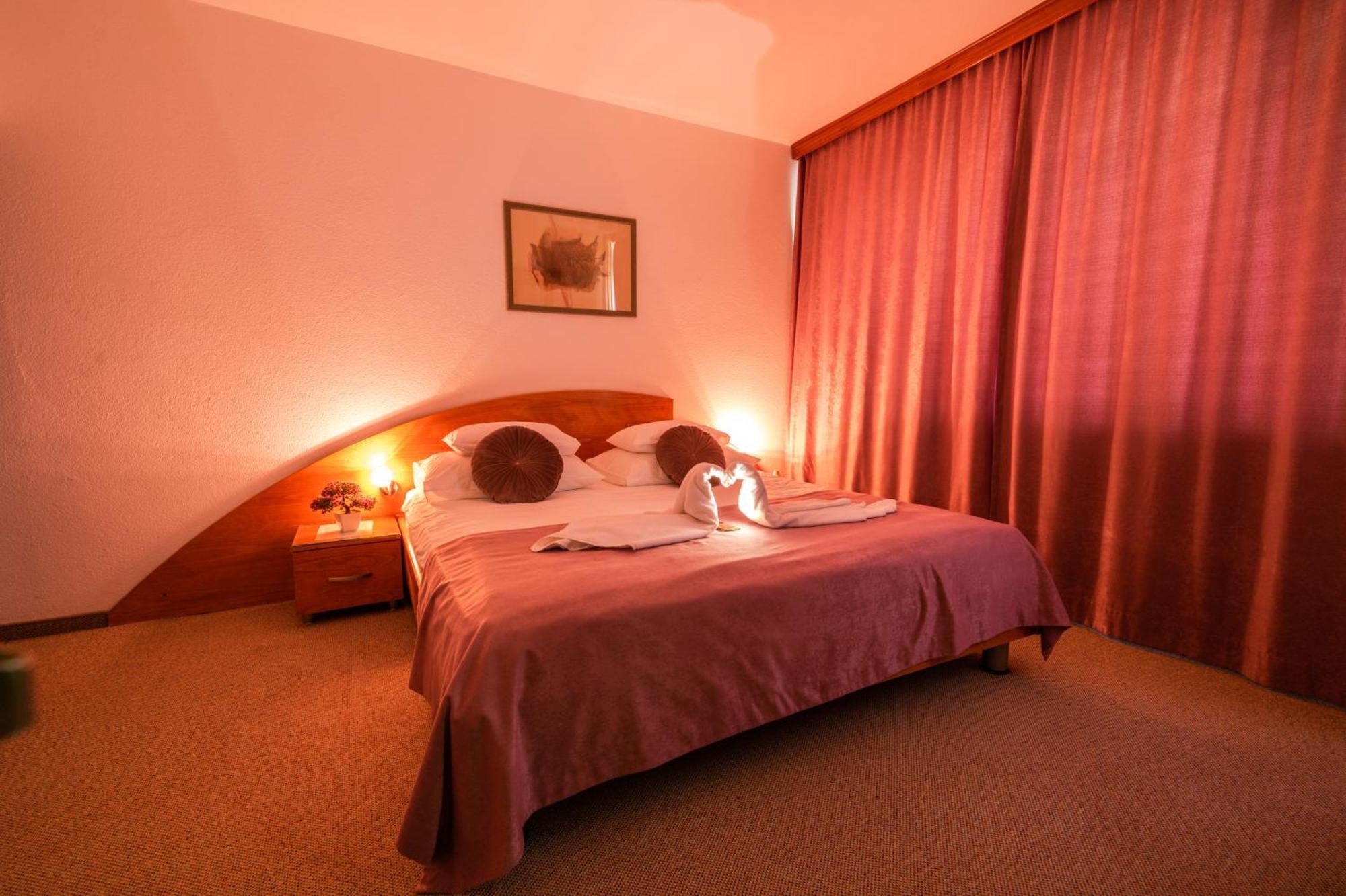 Park Hotel Bihać Екстериор снимка