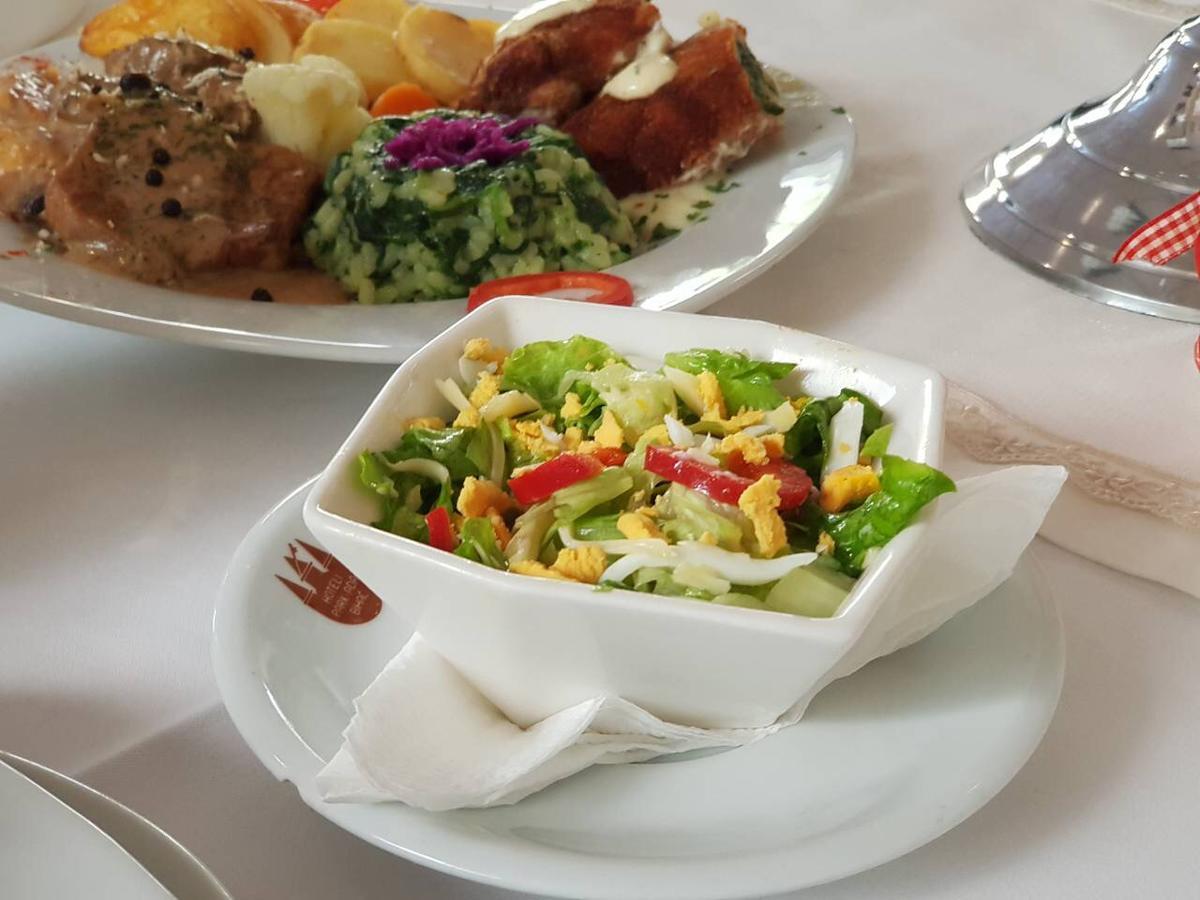 Park Hotel Bihać Екстериор снимка