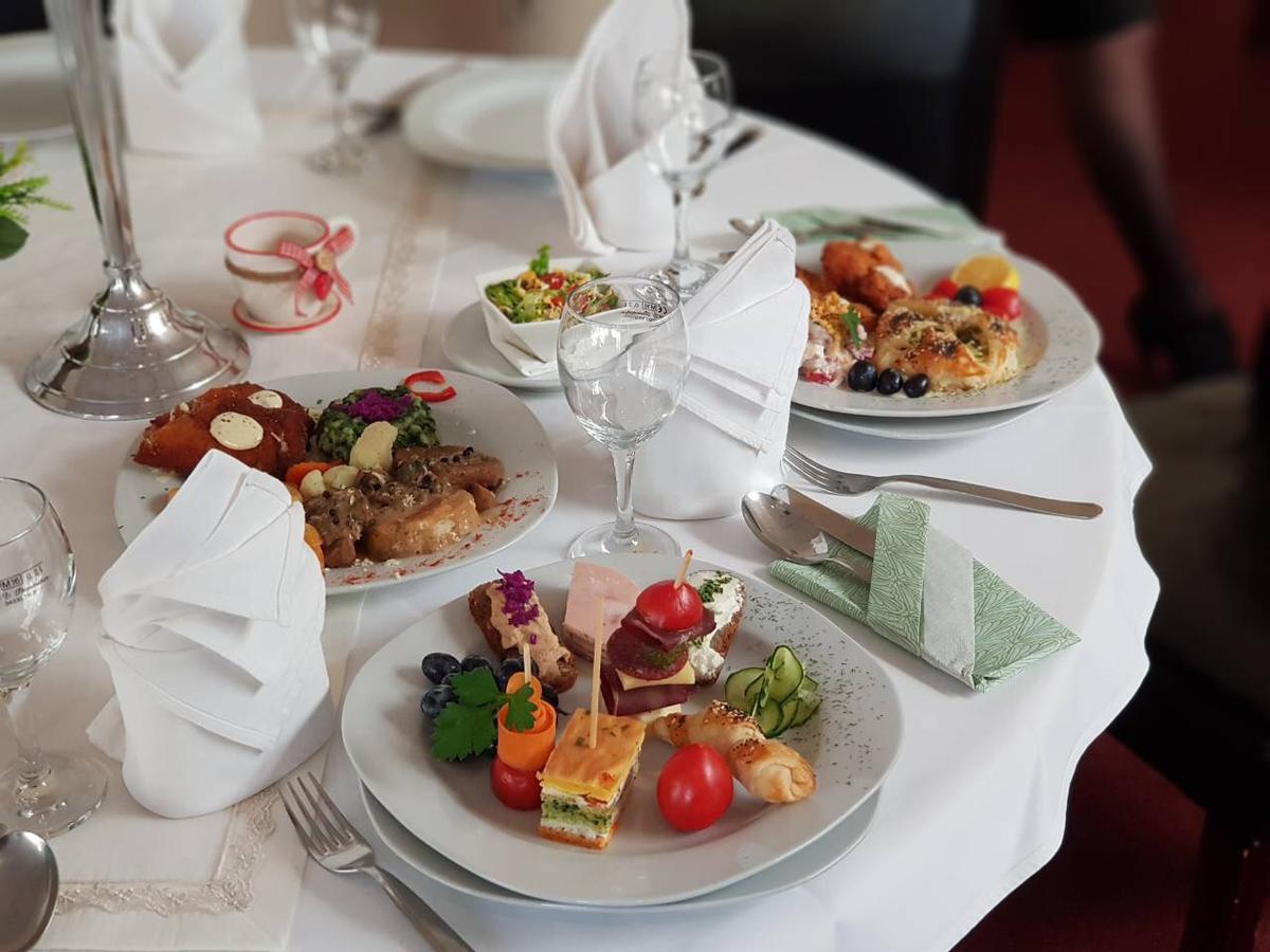 Park Hotel Bihać Екстериор снимка